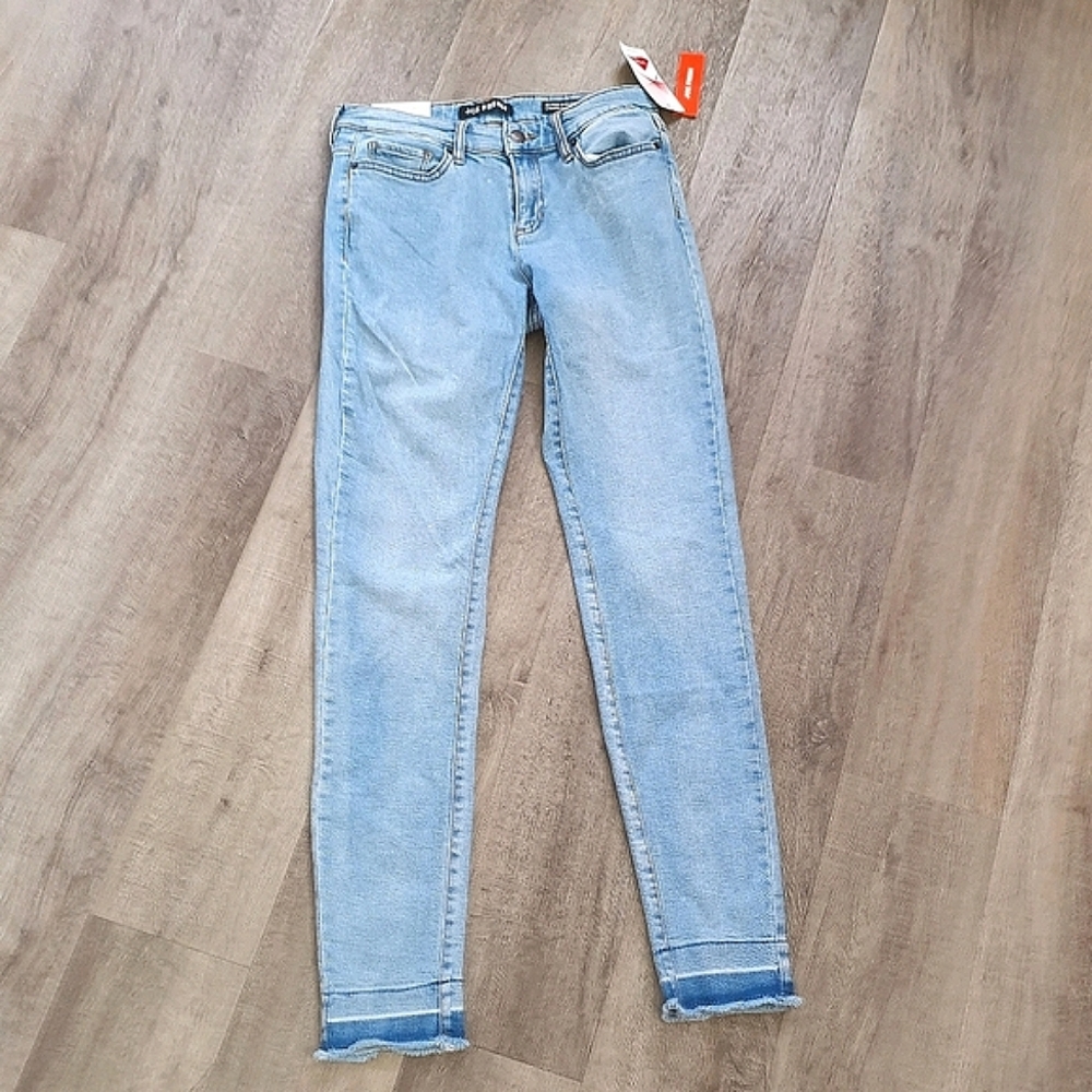 NWT Mid Rise Jeans